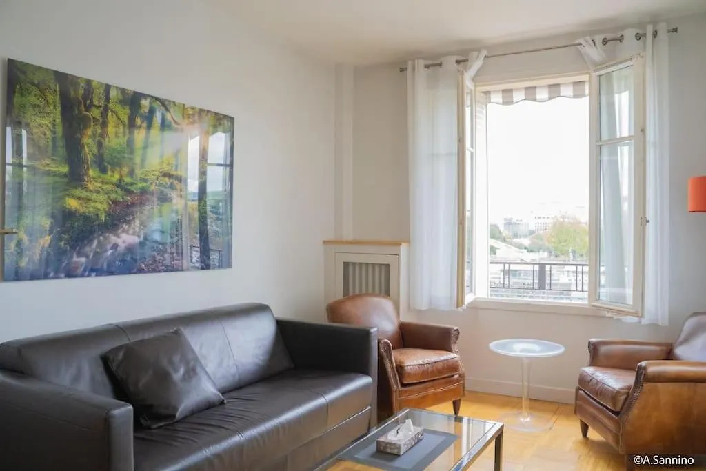 Apartment Moderne 2 Pieces En Plein Au Bord De Seine *